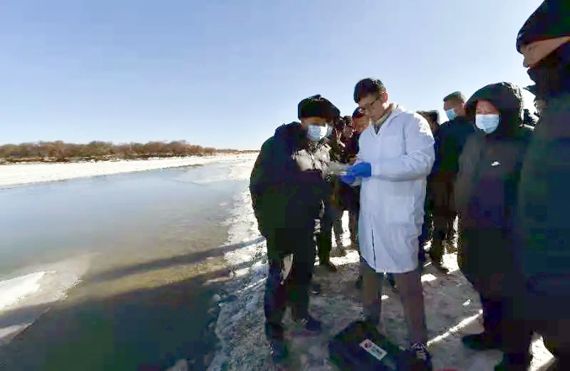 抓好黃河大保護、協(xié)同推進大治理——劉坪書記現(xiàn)場指導(dǎo)調(diào)研天晟源環(huán)保監(jiān)測工作